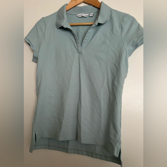 Calvin Klein - Picture 2 of 3